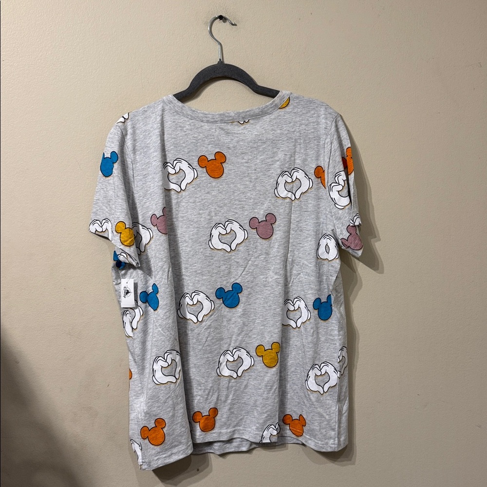 Grey Disney Short Sleeve Crew Neck I Love Mickey Mouse Heart Hands Shirt XL NWT - Picture 2 of 7